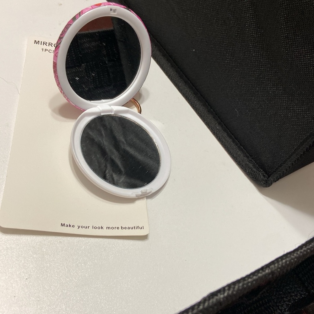 NIP - Keychain Mirror - Picture 2 of 4